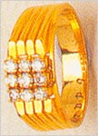 Code KJDRM 1110Gold 18 ktWeight 9 gmsDiamond 0.40 ct, click here to see large picture.