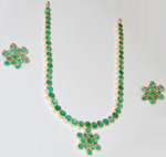 Code KJGJE 2601Emeralds Set, click here to see large picture.