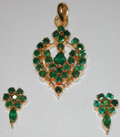 Code KJGJE 2618Emeralds Pendent Set, click here to see large picture.